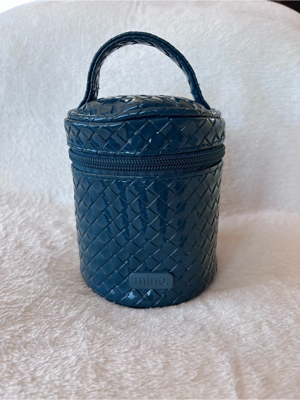 🤍 nwot | mine | cosmetic travel case